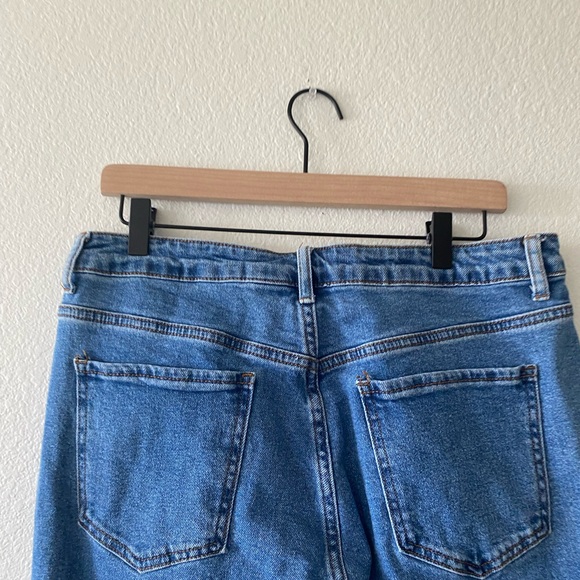 S.O.N.G, Two-Tone Timeless Fit Straight Leg Jeans - Picture 3 of 5